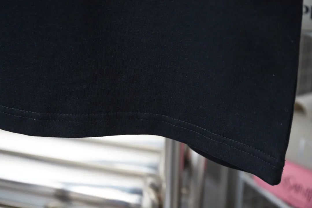 🅿️210 Ch*ome Hearte 25SS early spring new model, silicone printed hot diamond short sleeves, light luxury, essential item for daily commuting for men and women, correct version, welcome to compare, detailed features · 320g 100% pure cotton double yarn jersey fabric · Custom dyed in the same vat, special thickened 32 count double-strand 1X1 thread · Croix heart cross patch➕Imported Australian matte pearlescent diamonds➕Thick plate Croix heart letters · Double-needle stitching across seams · Original main mark washed tag brand moisture-proof paper packaging Color: black/white Size: S/M/L/XL